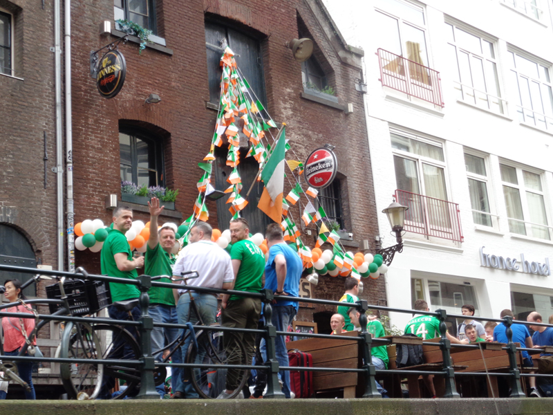 Balade en bateau le long des canaux (21)